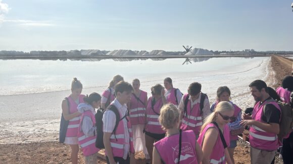 (Español) ”Vuelven a Torrevieja tres grupos de Turismo Deportivo con más de 125 personas” (Español) ”Vuelven a Torrevieja tres grupos de Turismo Deportivo con más de 125 personas”