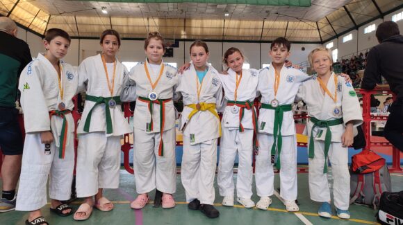 6 OROS Y 4 PLATAS PARA EL JUDO CLUB NOZOMI EN ONTINYENT 6 OROS Y 4 PLATAS PARA EL JUDO CLUB NOZOMI EN ONTINYENT