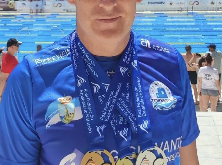 (Español) Nikolai Voronin, nadador máster del Club Natación Torrevieja, 4º en el Campeonato de Europa Máster