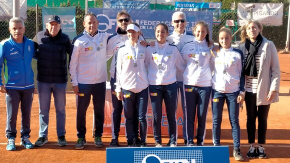 El equipo absoluto femenino de Club de tenis Torrevieja subcampeón de la comunidad valenciana El equipo absoluto femenino de Club de tenis Torrevieja subcampeón de la comunidad valenciana