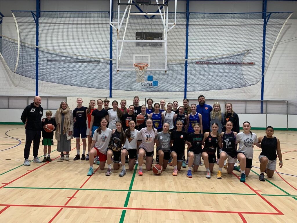 El equipo de baloncesto Polaco Zaglebie Sosnowiec Poland disfruta de nuevo en Torrevieja.