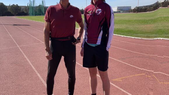 Un equipo de atletismo de Noruega junto sus entrenadoras han elegido nuestras instalaciones