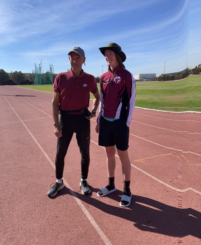 Un equipo de atletismo de Noruega junto sus entrenadoras han elegido nuestras instalaciones