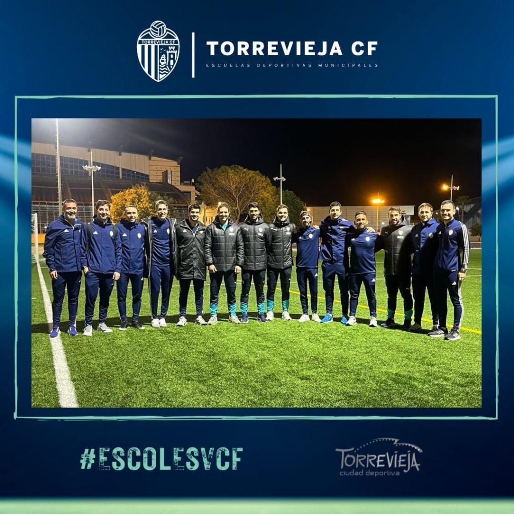 jornada de formación de entrenadores de todas las escuelas que forman parte de este proyecto del @valenciacf
