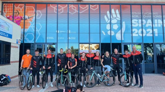 LA SELECCIÓN PARALÍMPICA DE TRIATLÓN DE PAÍSES BAJOS PREPARA LOS JUEGOS OLÍMPICOS EN TORREVIEJA