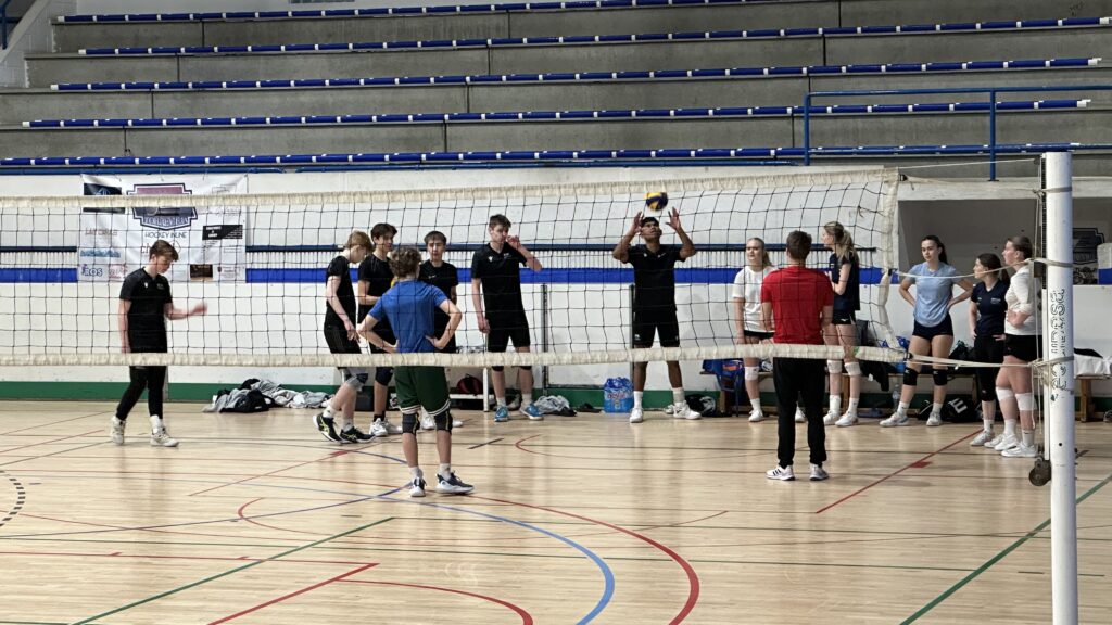 El Instituto Noruego Haugesund Toppidrettsgymnas vuelve a Torrevieja a desarrollar sus vacaciones deportivas.