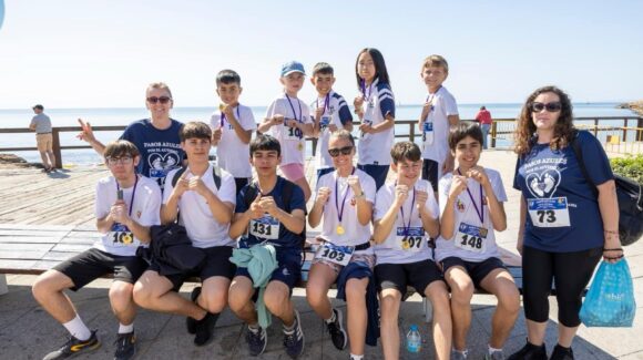 El Club Taekwondo en los Pasos azules por el autismo El Club Taekwondo en los Pasos azules por el autismo