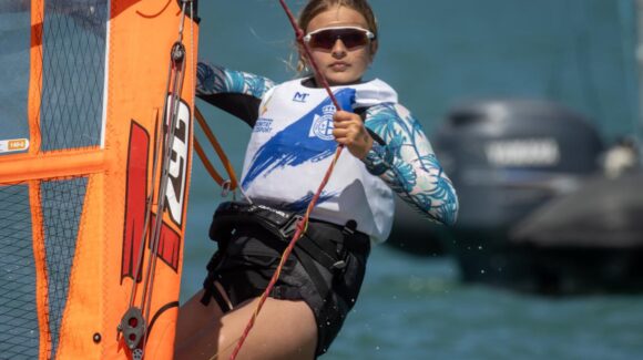 SEIS OROS Y DOS BRONCES EN EL CAMPEONATO AUTONÓMICO DE WINDSURF EN EL REAL CLUB NÁUTICO VALENCIA SEIS OROS Y DOS BRONCES EN EL CAMPEONATO AUTONÓMICO DE WINDSURF EN EL REAL CLUB NÁUTICO VALENCIA