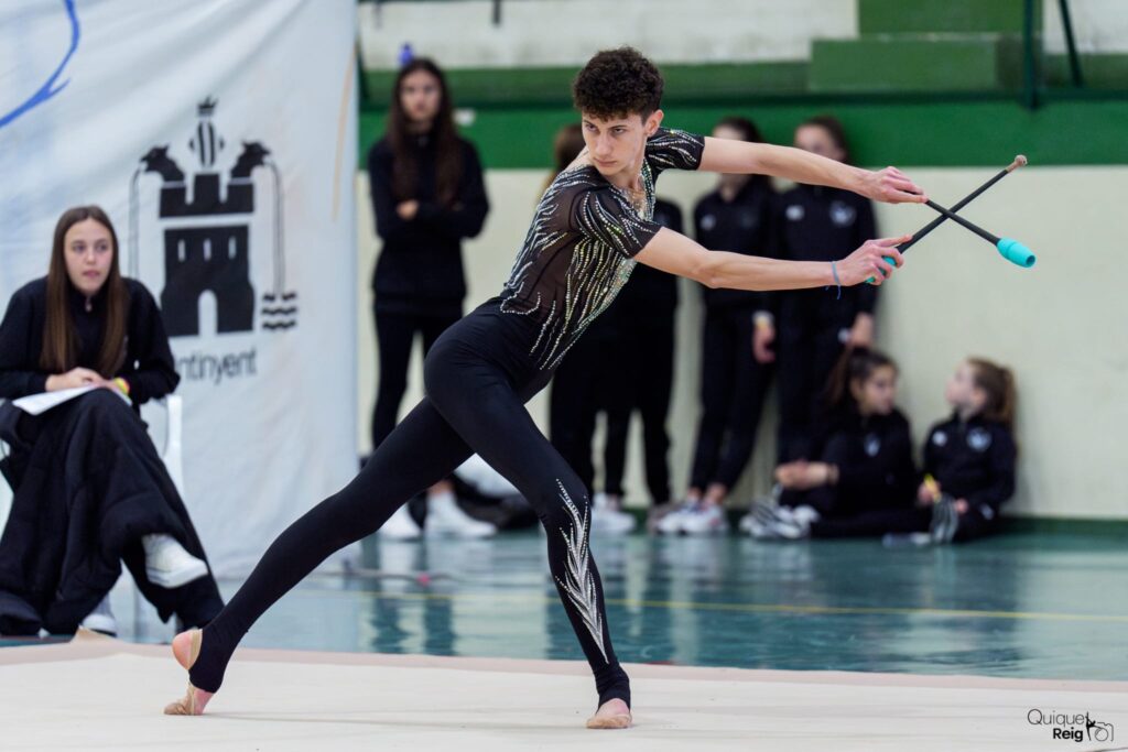 ‍♂️ALEJANDRO MARTÍNEZ DEL CLUB GIMNASIA RITMICA TORREVIEJA 6 DE ESPAÑA