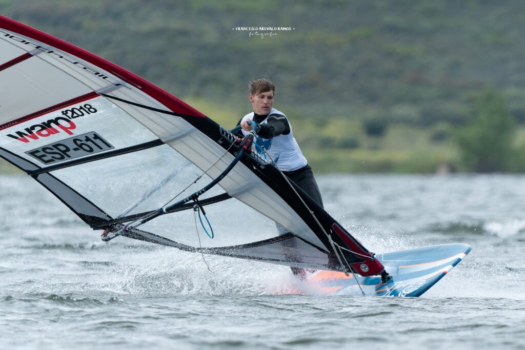 ILYA STEPANOV SUBCAMPEÓN DE ESPAÑA SLALOM FUNBOARD ABSOLUTO Y CAMPEÓN EN LA CATEGORÍA SUB-19 EN EL CAMPEONATO DE ESPAÑA DE SLALOM-WINDSURF