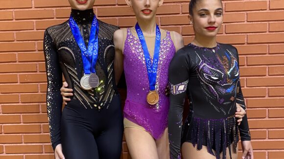 DANIELA MENÉNDEZ Y ANASTASIIA BIRYULINA DEL CGR TORREVIEJA PÓDIUM PROVINCIAL ABSOLUTO DANIELA MENÉNDEZ Y ANASTASIIA BIRYULINA DEL CGR TORREVIEJA PÓDIUM PROVINCIAL ABSOLUTO