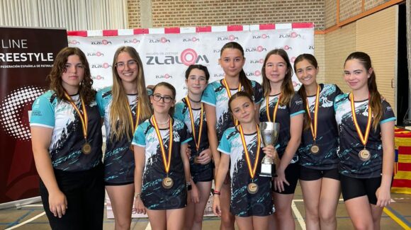 El equipo femenino del Club de Patinaje Torrevieja consigue medalla de bronce en la Liga Nacional de Patinaje Inline Freestyle, 3a división. El equipo femenino del Club de Patinaje Torrevieja consigue medalla de bronce en la Liga Nacional de Patinaje Inline Freestyle, 3a división.