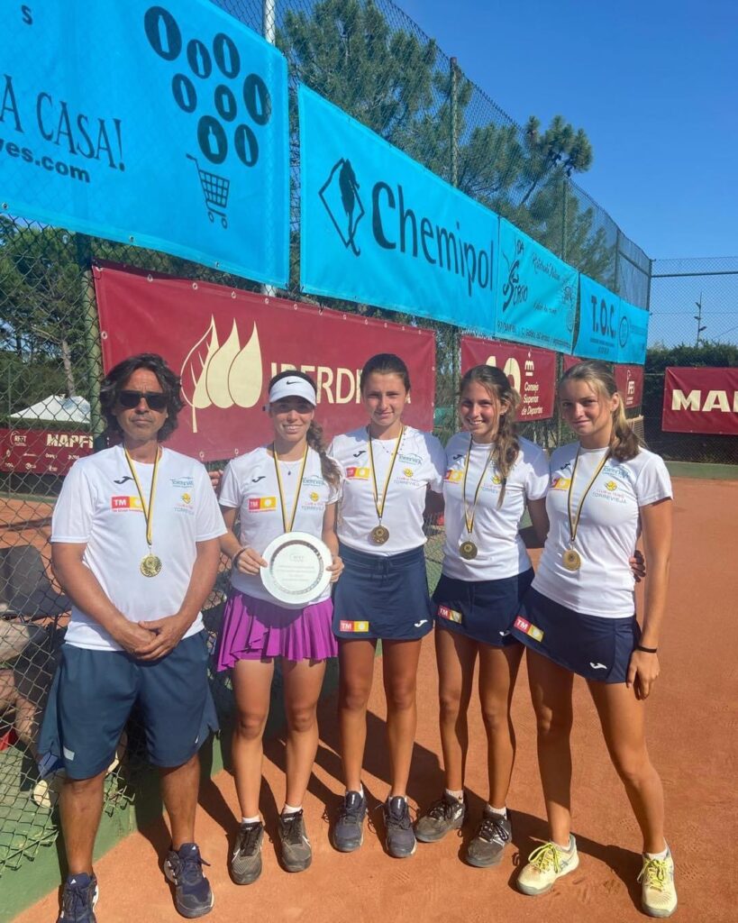 El equipo cadete femenino del CT Torrevieja subcampeón de España