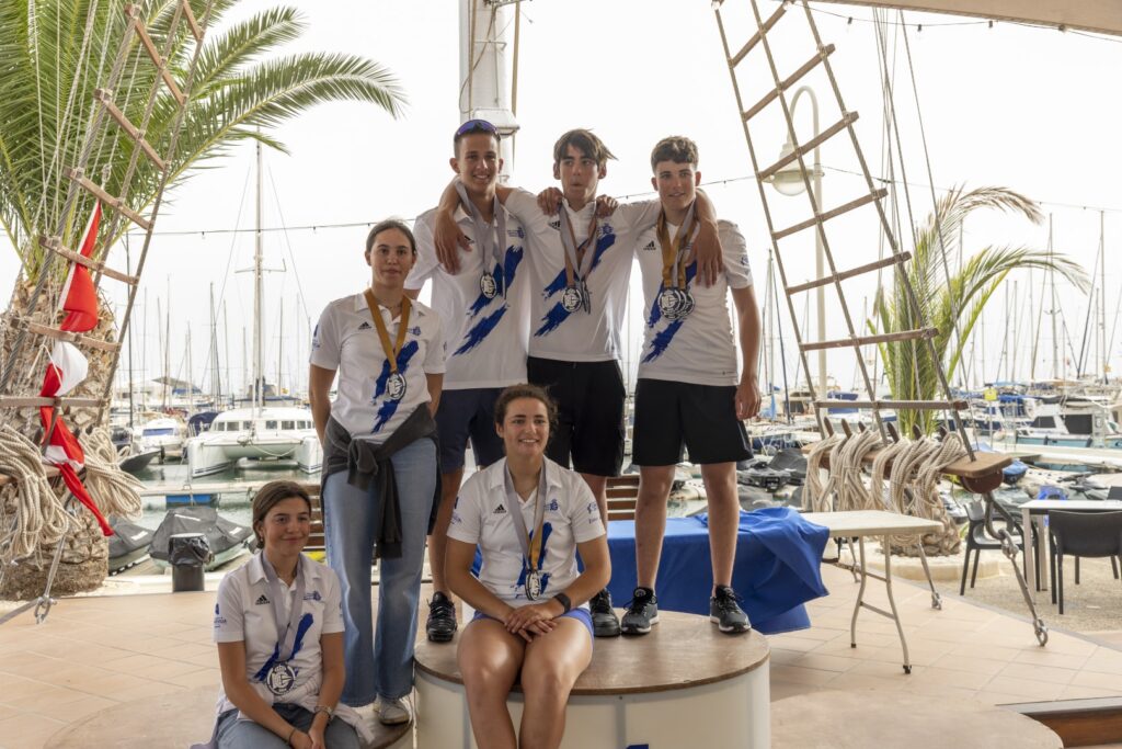 DAVID PALACIOS y ADRIANA CASTRO ORO EN LA COPA AUTONÓMICA ILCA 6, LEONOR ROMERO ORO EN EL CAMPEONATO AUTONÓMICO EUROPA.