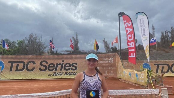 Ana Alcobas del Club de tenis Torrevieja, CAMPEONA del máster nacional del circuito TDC sub-16 y subcampeona del máster nacional del circuito TTK sub-16. Ana Alcobas del Club de tenis Torrevieja, CAMPEONA del máster nacional del circuito TDC sub-16 y subcampeona del máster nacional del circuito TTK sub-16.