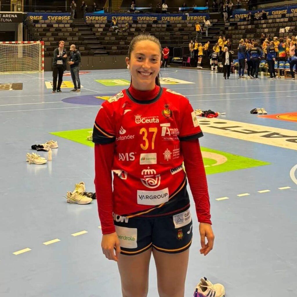‍♀️La torrevejense Paola Bernabé convocada con las #Guerreras para disputar el Campeonato de Europa!!