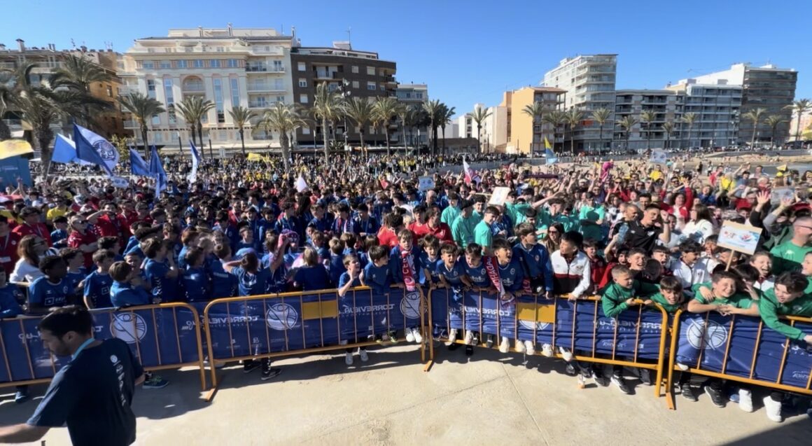 ⚽️🏆Desfile inaugural de la Torrevieja International Cup Fútbol Semana Santa 2026