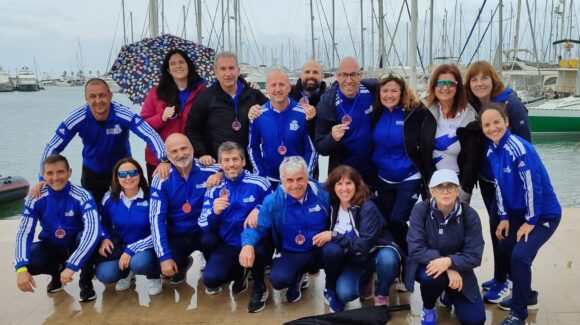 🚣EL EQUIPO DE VETERANOS DEL RCN TORREVIEJA LOGRA LA PLATA EN LA X REGATA DE LA LIGA SUMA DE BANCO FIJO EN DÉNIA 🚣EL EQUIPO DE VETERANOS DEL RCN TORREVIEJA LOGRA LA PLATA EN LA X REGATA DE LA LIGA SUMA DE BANCO FIJO EN DÉNIA
