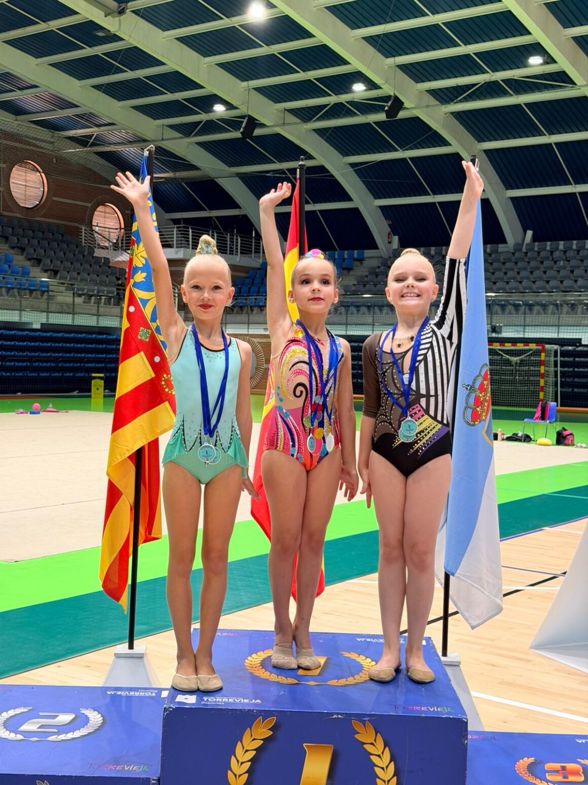 (Español) 🏆 Gran actuación del Club Gimnasia Rítmica Torrevieja en la II Fase de la Liga Interclub de Alicante celebrada en Torrevieja.