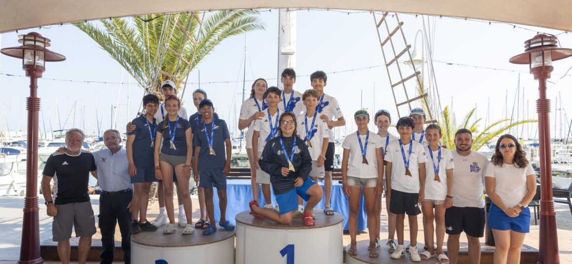(Español) 🥇EL RCN TORREVIEJA SE PROCLAMA CAMPEÓN AUTONÓMICO DE OPTIMIST POR EQUIPOS 2026