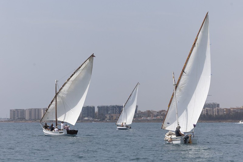 (Español) ⛵️CINCO EMBARCACIONES DE VELA LATINA PROTAGONIZAN LA TROBADA “VIRGEN DEL CARMEN” EN AGUAS DE TORREVIEJA (Español) ⛵️CINCO EMBARCACIONES DE VELA LATINA PROTAGONIZAN LA TROBADA “VIRGEN DEL CARMEN” EN AGUAS DE TORREVIEJA