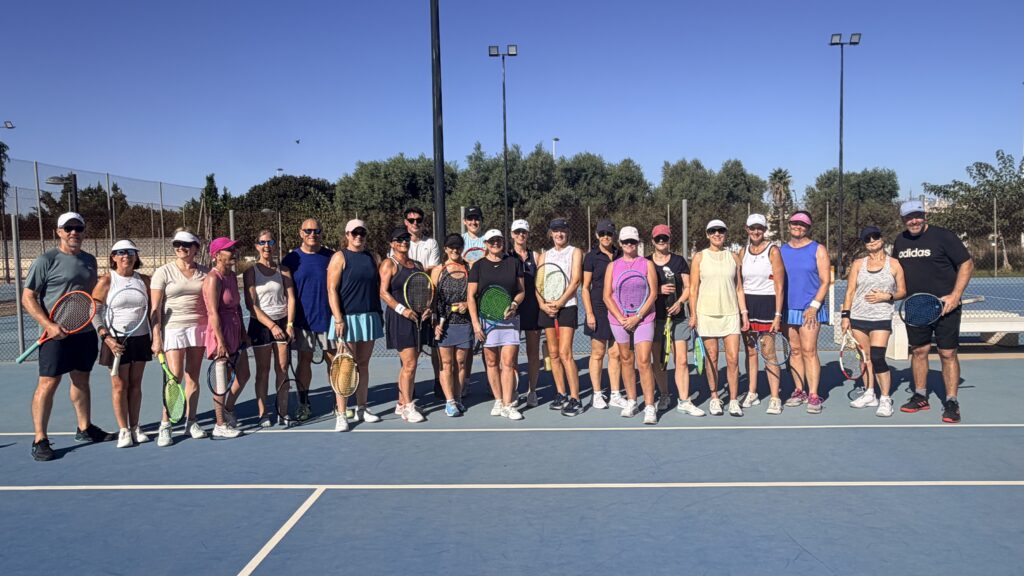 🌍🏆 Torrevieja consolida su apuesta por el turismo deportivo con la llegada de nuevos equipos y grupos internacionales