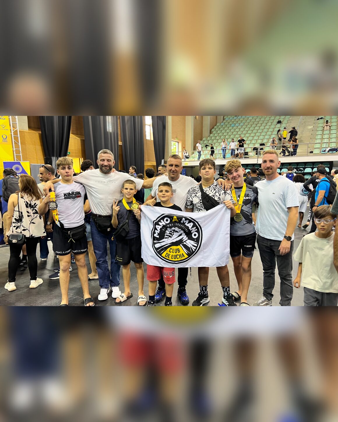 (Español) 🥊Jóvenes luchadores de Torrevieja conquistan Europa: cinco medallas para el club Mano a Mano